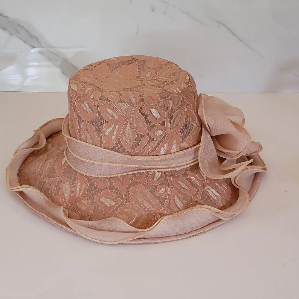 Ellen Tracy | Lace Leaf prin sewn hat